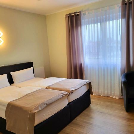 Lutz Motel พาเดอร์บอร์น ภายนอก รูปภาพ