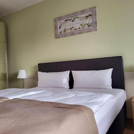 Lutz Motel พาเดอร์บอร์น ภายนอก รูปภาพ